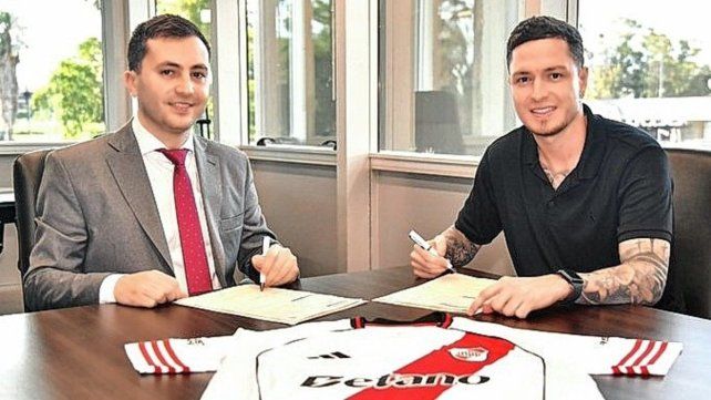Aníbal Moreno fue presentado como refuerzo de River.
