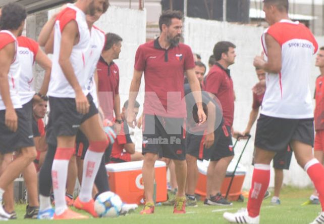 Las alternativas que maneja Domínguez para el duelo clave ante River
