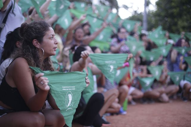 Con un pañuelazo nacional, se presentará el nuevo proyecto para legalizar el aborto
