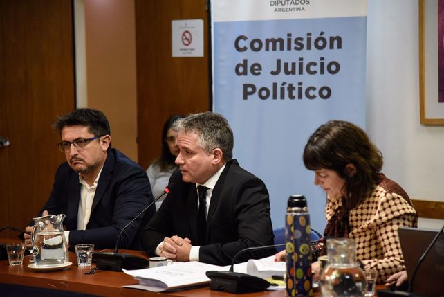 Me amparo en el artículo 18”
