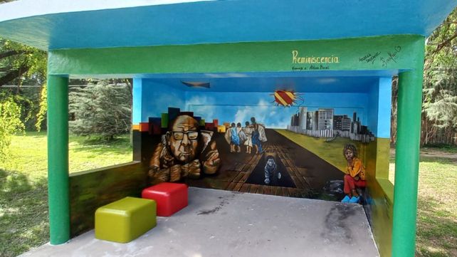 El mural tiene detalles y símbolos que utilizaba Berni en sus obras.
