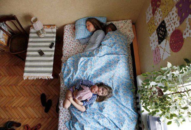 Fotografió a todas sus amigas embarazadas mientras dormían