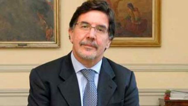 El educador es quien debe recordar lo que la sociedad quiere olvidar