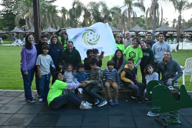 Las familias se agrupan y organizan para hacer conocer la enfermedad