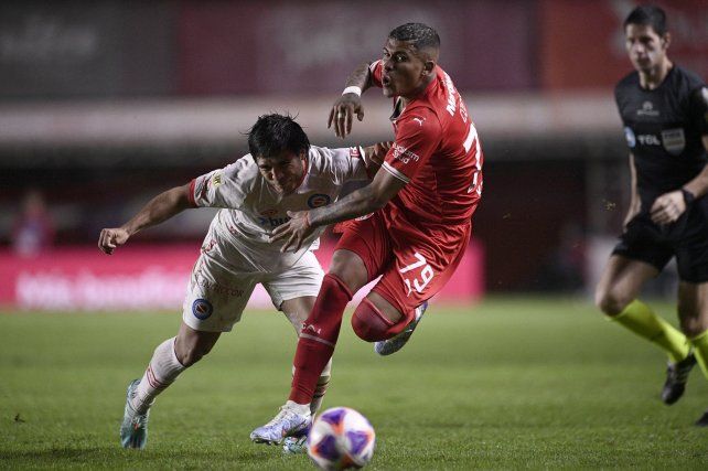 Independiente quiere alargar su buen momento ante Argentinos en La Paternal