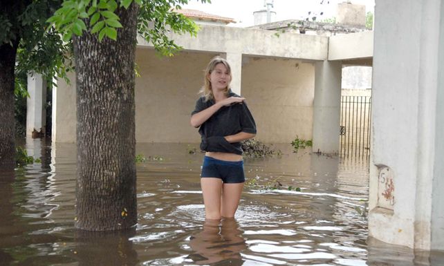 La polic&iacute;a custodia la zona para evitar saqueos