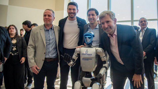 Rogelio Frigerio visitó Campus Party y destacó la formación en IA como política pública de futuro.