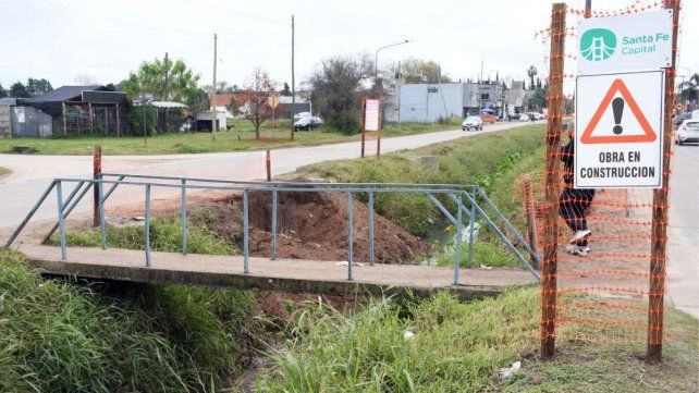 Avanza la construcción de los puentes peatonales sobre Avenida Aristóbulo del Valle
