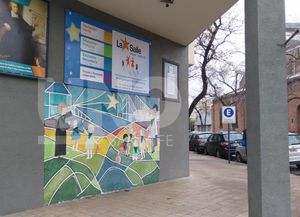 Vandalismo: pintaron pañuelos verdes en un mural del Colegio La Salle