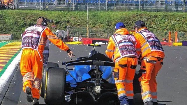 Franco Colapinto no tuvo un buen domingo y debió abandonar apenas iniciado el GP de Fórmula 2 de Bélgica.