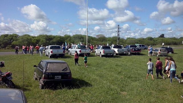 Cortaron ruta 12 para exigir mejoras en el camino que une Curtiembre y Cerrito