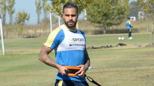Julián Velázquez ya quedó descartado para el partido del viernes ante Huracán.