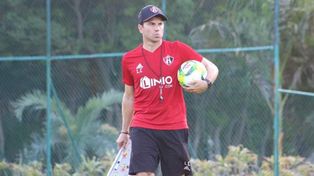 Leandro Cufré le pegó duro a Madelón una década después