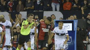 Con Dóvalo, cayó ante Sarmiento (0-1) en 2022; y ante Lanús (0-1) y Godoy Cruz (0-2) en 2023.