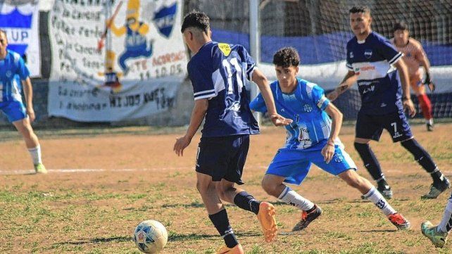 Universitario venció a Argentino Juniors por 2 a 1.