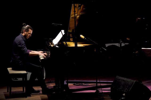 El compositor y pianista Lucas Querini estrena su primer trabajo solista.&nbsp;