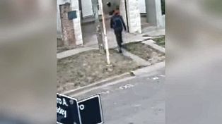 Por estas horas se están analizando las cámaras de seguridad.&nbsp;Los arrebatos y robos a plena luz del día se suceden a menudo