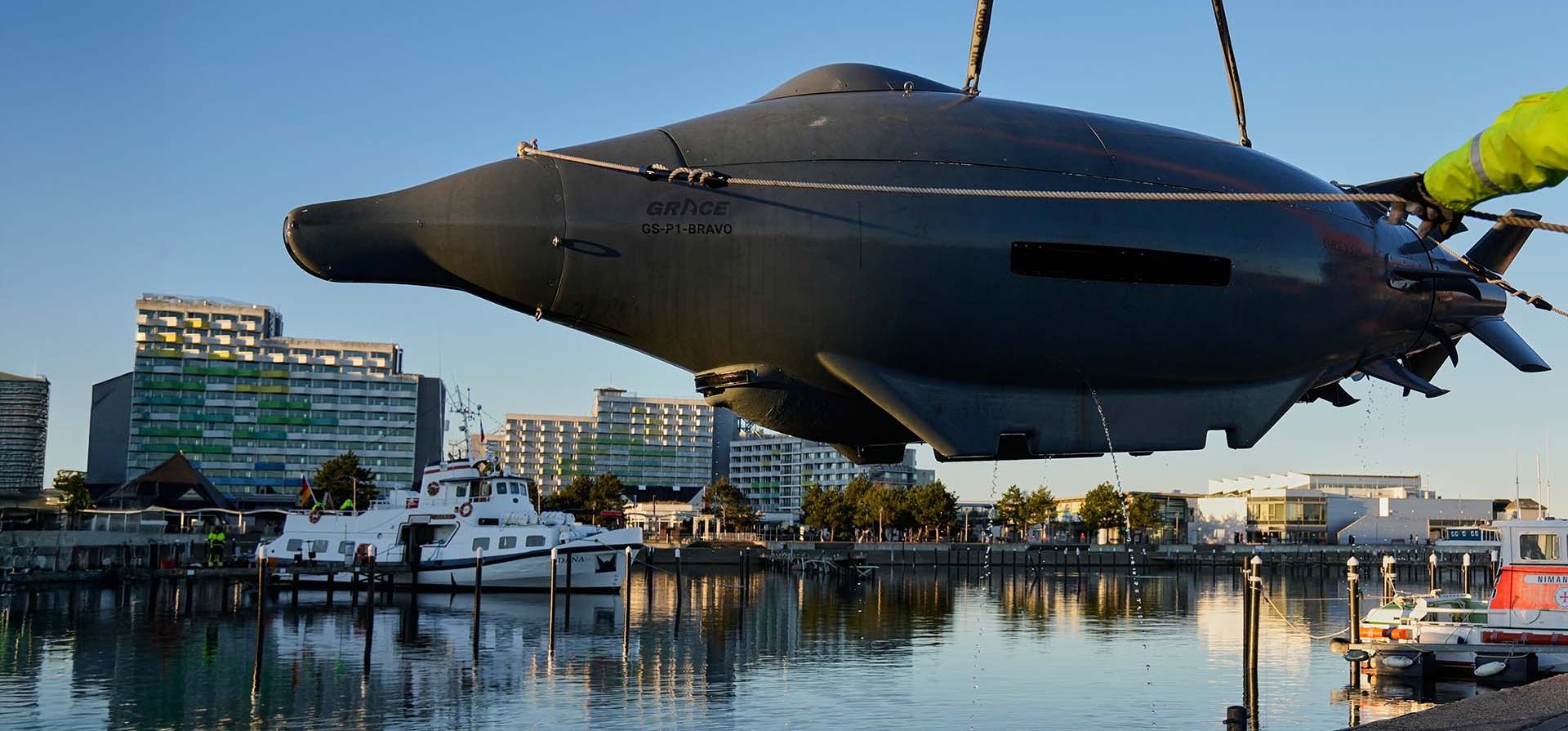 El vehículo submarino autónomo (AUV) o dron submarino GREYSHARK, desarrollado por EUROATLAS, se encuentra en fase de pruebas submarinas en el mar Báltico, en Damp, al norte de Alemania, el viernes 21 de noviembre de 2025. (Foto AP/Ebrahim Noroozi) El vehículo submarino autónomo (AUV) o dron submarino GREYSHARK, desarrollado por EUROATLAS, se encuentra en fase de pruebas submarinas en el mar Báltico, en Damp, al norte de Alemania, el viernes 21 de noviembre de 2025. (Foto AP/Ebrahim Noroozi)