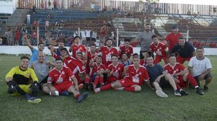 El mejor de la B. Los papales se quedaron con toda la alegría y comandados por Luciano Reybet cosecharon un nuevo trofeo en su rica histórica deportiva. &nbsp;