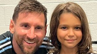 Lionel Messi y Milo, el hijo del cantante Residente y Soledad Fandiño.