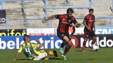 Facundo Quignon es el encargado de iniciar la salida desde el fondo, acompañar y recuperar. Facundo Quignon es el encargado de iniciar la salida desde el fondo, acompañar y recuperar.
