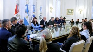Perotti y Javkin se reunieron con familiares de víctimas de hechos de violencia para trabajar juntos