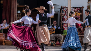 El folklore convierte la tradición local en diálogo internacional