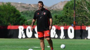 Cristian Fabbiani hará su estreno como técnico leproso ante Barracas Central, como visitante.