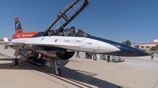 Estados Unidos estrenó un avión de combate controlado por inteligencia artificial