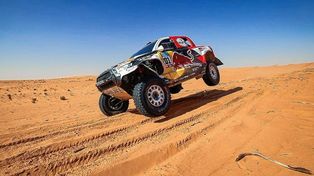 El qatarí Al-Attiyah acumula una amplia distancia en la punta contra el francés Loeb.