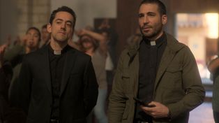 Luis Gerardo Méndez y Miguel Angel Silvestre interpretan a los sacerdotes a cargo de investigar hechos inexplicables.