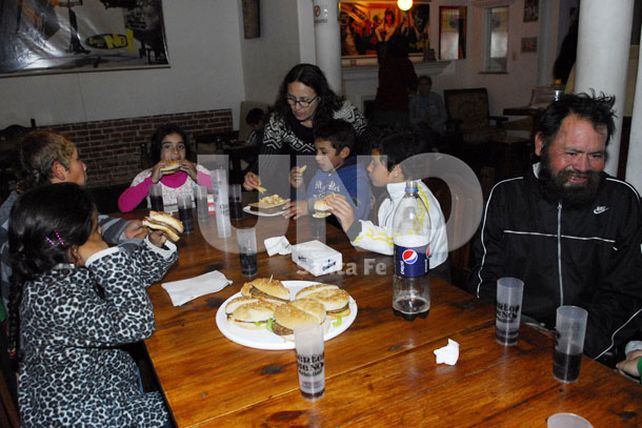 Semana de la amistad: “Desde el bar, brindamos gestos que nos hubiese gustado recibir”