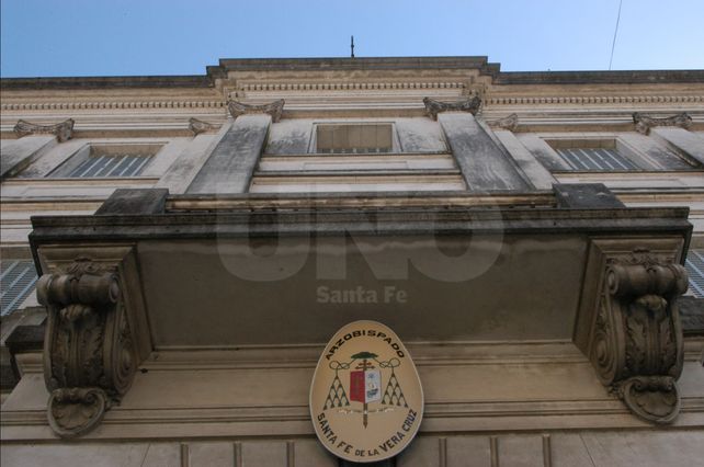 Cuestionan al Arzobispado de Santa Fe por la investigación de abuso