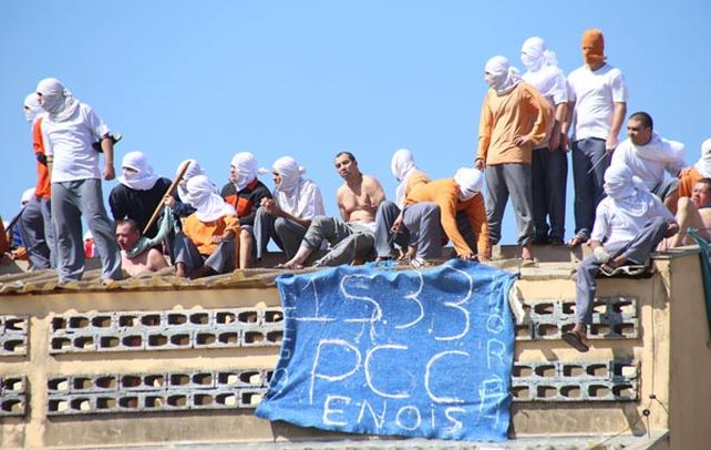 Dos rehenes. Los internos tomaron prisioneros a dos guardias en Cascavel.