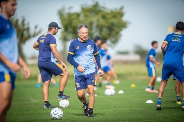 Ariel Holan sabe que su equipo se jugará una parada brava: terminar rimero en el grupo B.