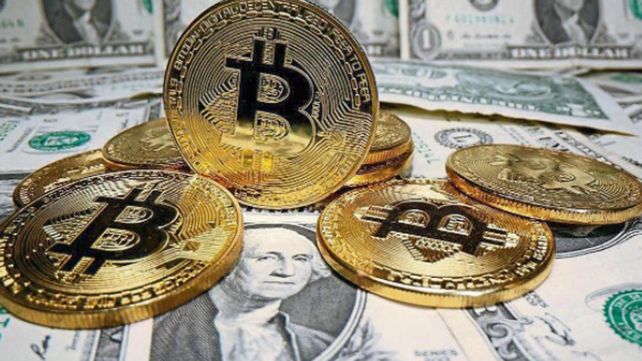 Lejos está bitcoin de cumplir con los requisitos de una estafa piramidal.