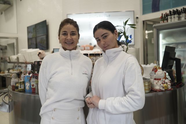 Sandra Fernández y su hija, Catalina Romano, al mando de Las Caracolas.