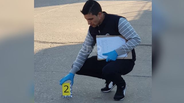 Intentaron matar a balazos a un joven en barrio Santa Rosa de Lima