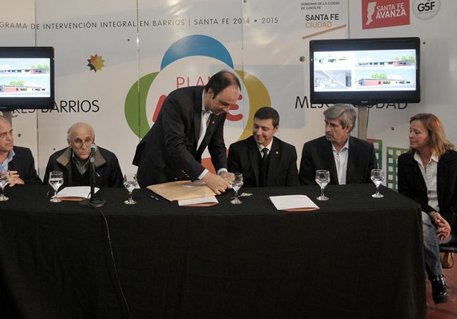 Se licitó el jardín municipal para Villa Oculta y se firmó un convenio para viviendas