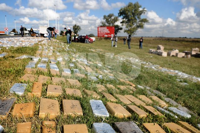 Evidencia. Secuestraron 3.645 ladrillos de marihuana paraguaya