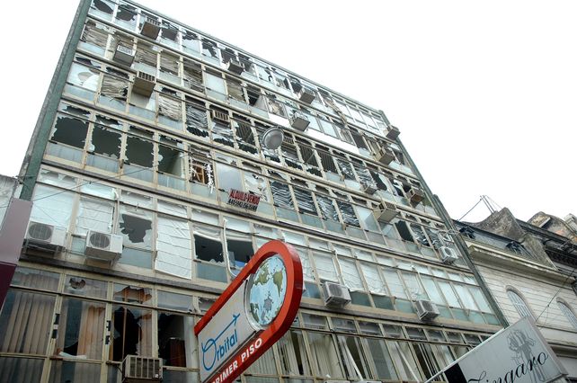 Un edificio de peatonal Córdoba