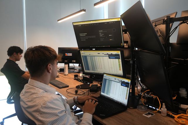 Se ofrecerán carteras diversificadas en renta fija en pesos, acciones argentinas, bonos CER y agro, con rescates a 24 horas.