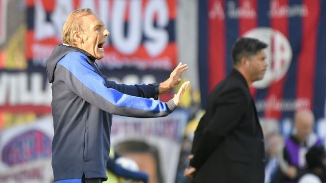 Miguel Angel Russo anduvo muy activo en la definición ante Platense