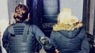 Detuvieron a una mujer que apuñaló a su expareja luego de una agria discusión