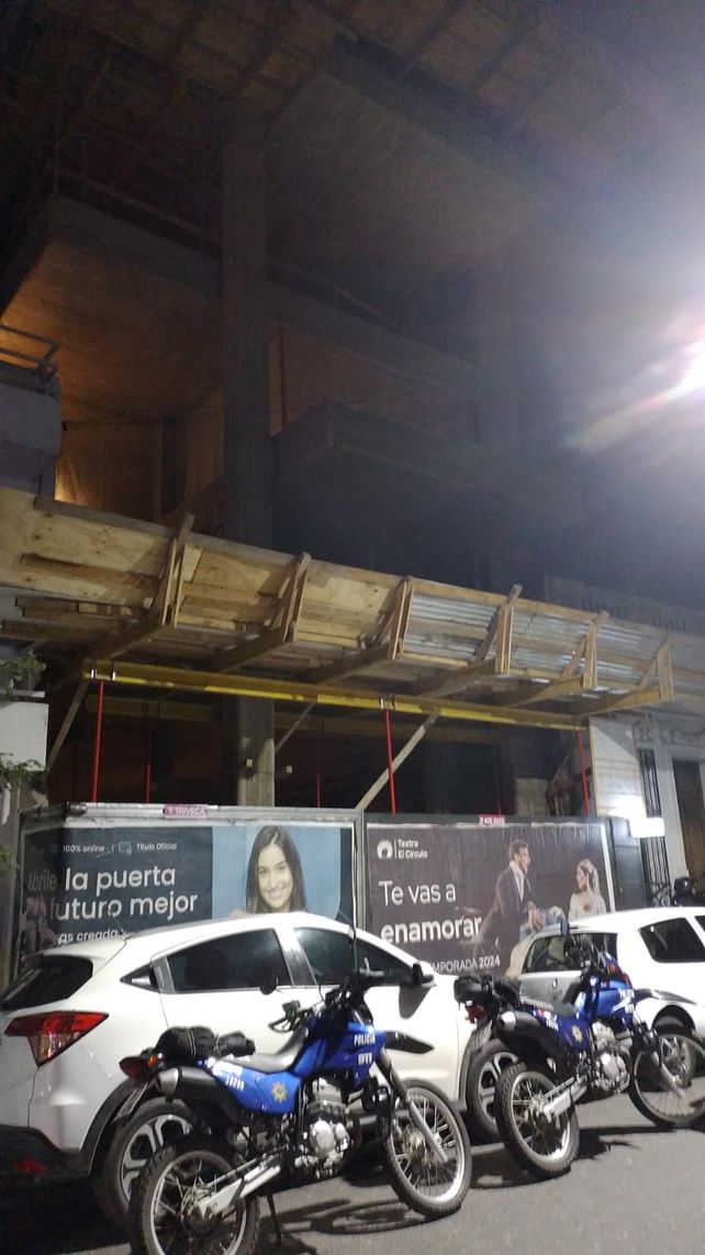 Fiesta clandestina en una obra en construcción: había parlantes, barras de tragos y hasta choperas