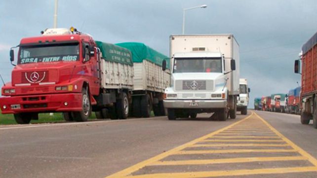 Habilitan postas para camioneros en Santiago