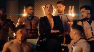 Wanda Nara hizo su debut como cantante con la canción Bad Bitch, que lanzó este miércoles junto a un videoclip.