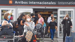 Suspensión de vuelos que llegan de países afectados