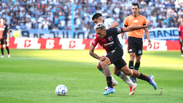 Luciano Herrera se la lleva en la caída de Newell’s ante Racing en la fecha final del Apertura.&nbsp;