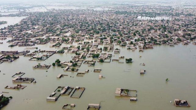 Pakistán: ascienden a 1.290 los muertos por las inundaciones